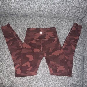 Lululemon Women's Wunder Train High-Rise Tights in a camouflage pattern size 4